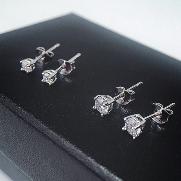 Sterling Silver 925. Simulate Diamond Stud Earring. - Picture 5 of 15